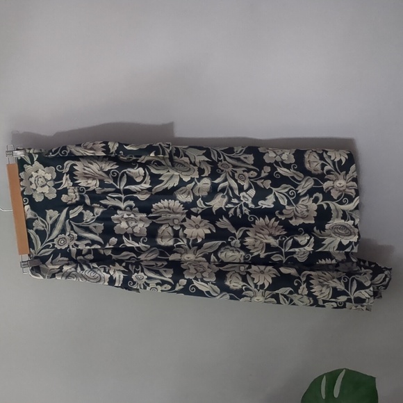 Max Mara silk wrap skirt - Picture 2 of 5